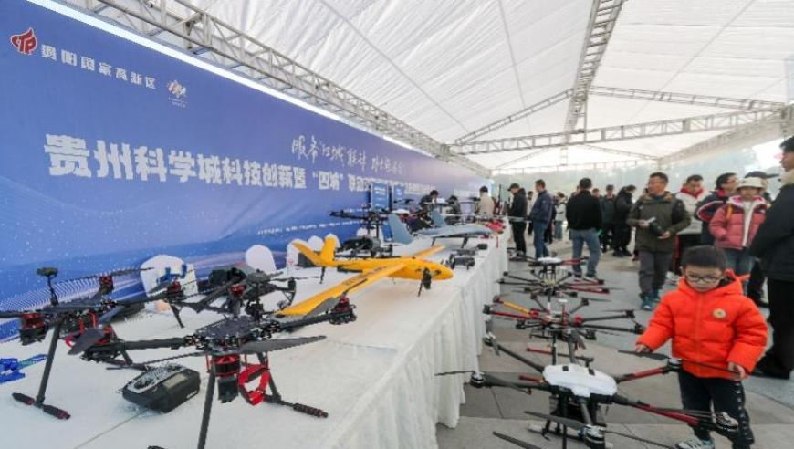 叙利亚72小时内至少830名平民遭杀害,2025澳门开奖走势图表图片,最新核心解答落实_模拟版V13.32